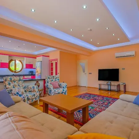 Tuzlu Sistem Havuzlu Luks Villa