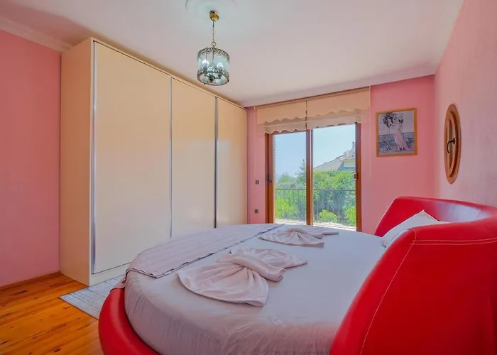Villa Tuzlu Sistem Havuzlu Luks Fethiye