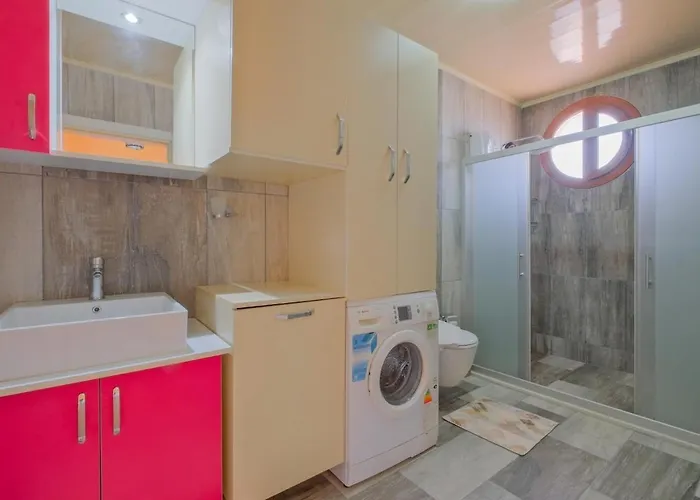 Tuzlu Sistem Havuzlu Luks Villa