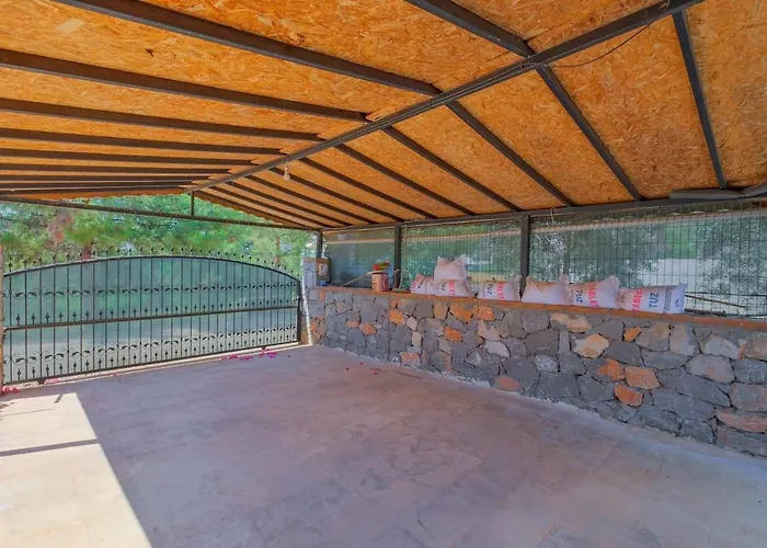 Tuzlu Sistem Havuzlu Luks Villa *