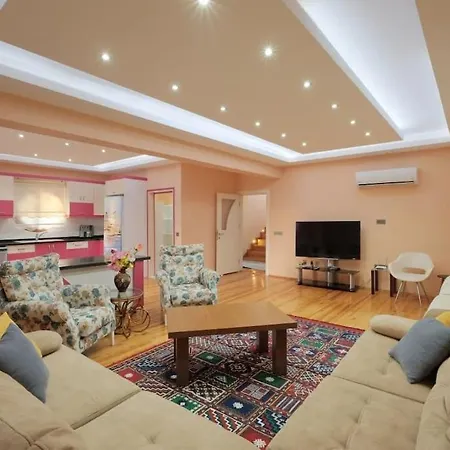 Villa Tuzlu Sistem Havuzlu Luks Fethiye