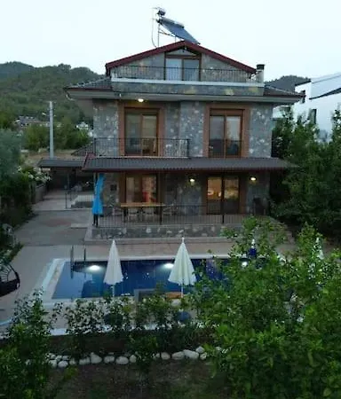 Tuzlu Sistem Havuzlu Luks Villa
