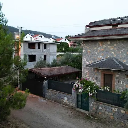 Villa Tuzlu Sistem Havuzlu Luks
