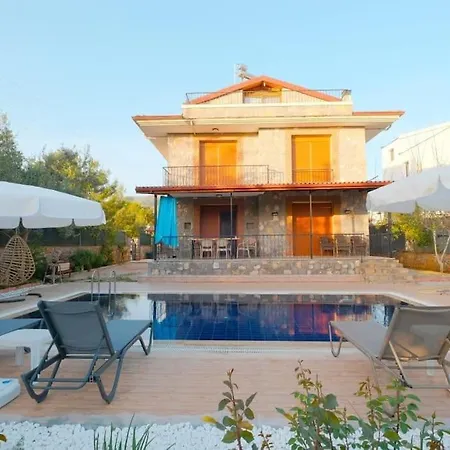 Tuzlu Sistem Havuzlu Luks Villa *