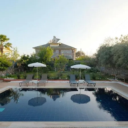 Villa Tuzlu Sistem Havuzlu Luks Fethiye