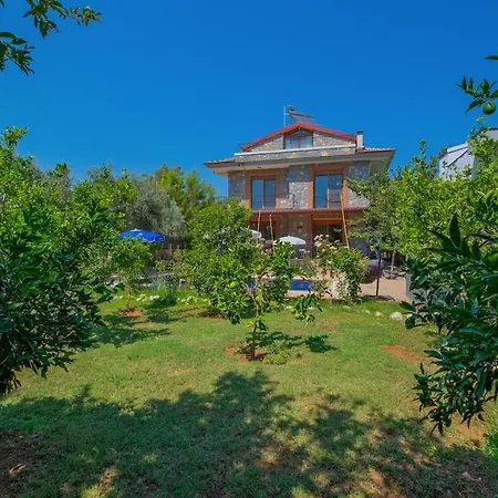 Tuzlu Sistem Havuzlu Luks *