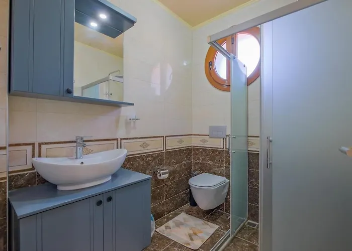 Tuzlu Sistem Havuzlu Luks 페티예