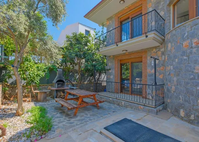 빌라 Tuzlu Sistem Havuzlu Luks 페티예